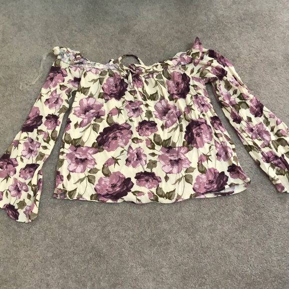 AE Top - Picture 1 of 5